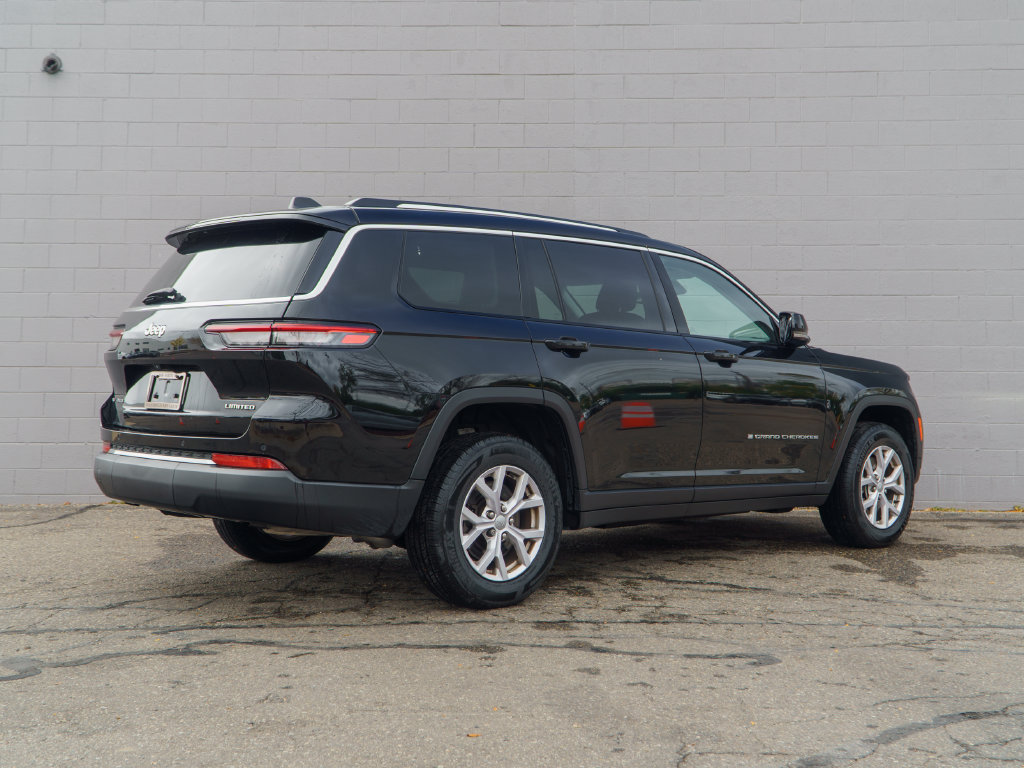 Used 2022 Jeep Grand Cherokee L Limited AWD/4WD image 7