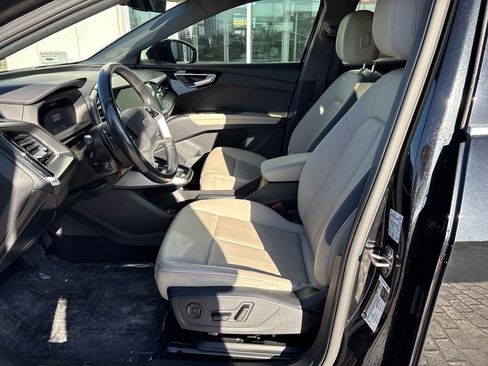 Used 2024 Audi Q4 e-tron Premium Plus image 9