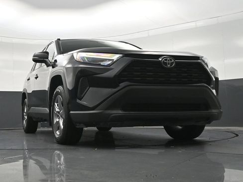 Used 2025 Toyota RAV4 XLE w/ Convenience Package FWD image 30