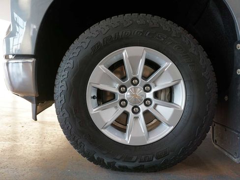 Used 2023 Chevrolet Silverado 1500 LT image 12