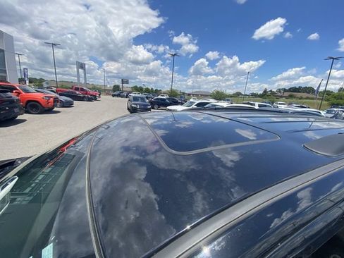 Used 2024 Dodge Durango GT AWD/4WD image 3