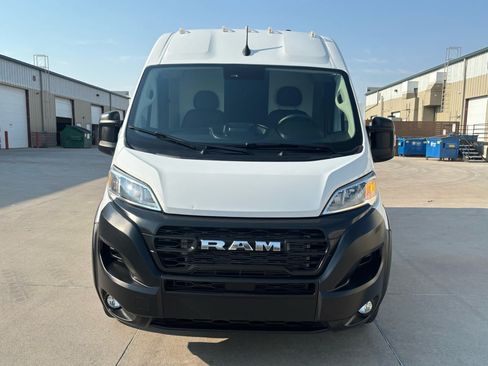 Used 2025 RAM ProMaster 2500 w/ Convenience Group FWD image 8
