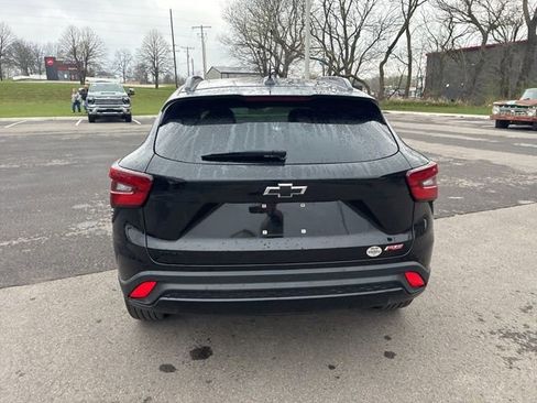 Used 2025 Chevrolet Trax RS w/ Sunroof Package image 11