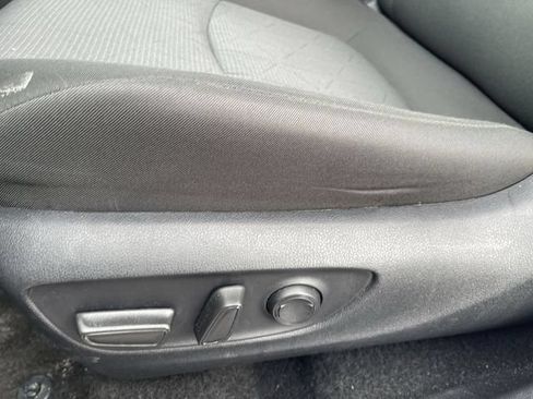 Used 2025 Toyota RAV4 XLE AWD/4WD image 13