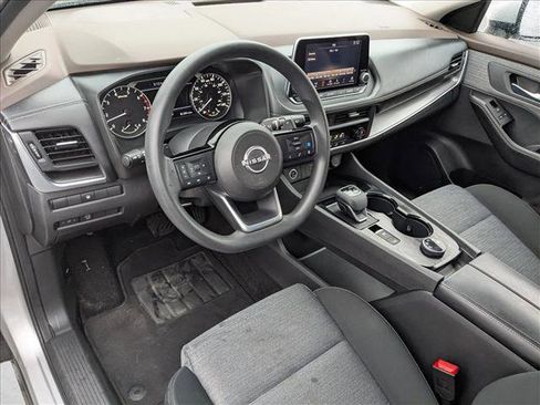 Used 2023 Nissan Rogue SV image 10