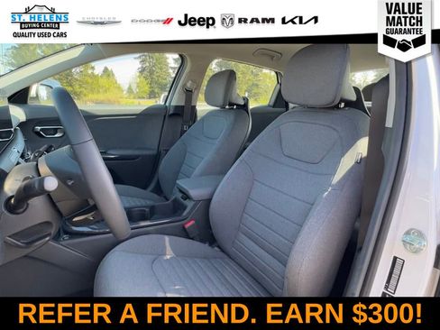 Used 2025 Kia K4 EX image 15