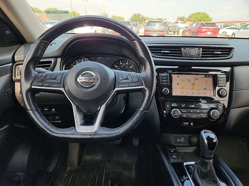 Used 2020 Nissan Rogue SV w/ Premium Package FWD image 6