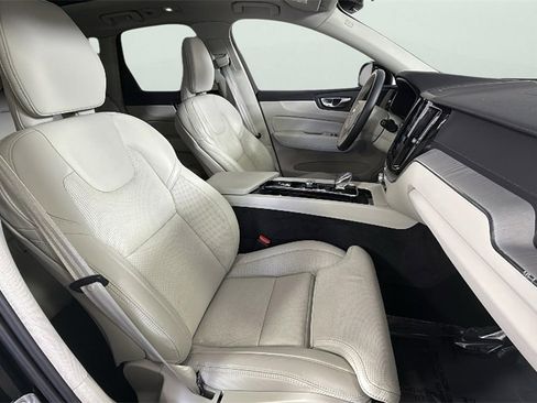 Used 2025 Volvo XC60 T8 Ultra w/ Protection Package Premier image 31
