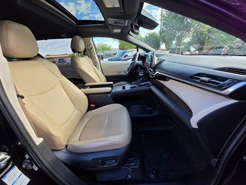 Used 2021 Toyota Sienna XLE image 10