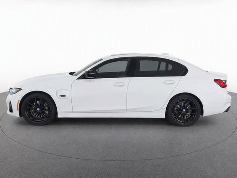 Used 2022 BMW 330e w/ M Sport Package RWD image 2