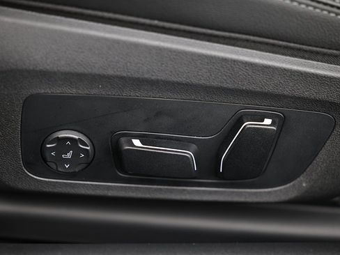 Used 2025 BMW 430i xDrive Coupe w/ M Sport Package image 22