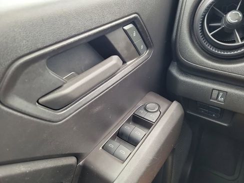 Used 2024 Chevrolet Colorado W/T image 16