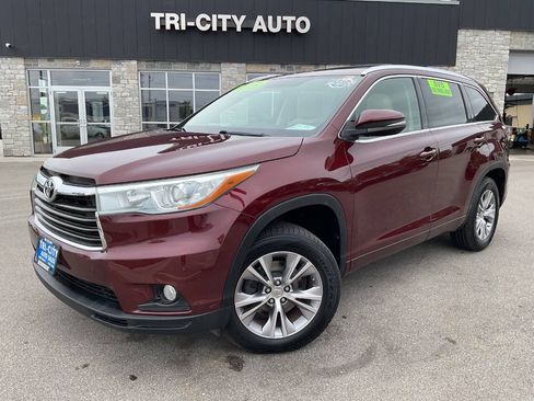 Used 2015 Toyota Highlander XLE AWD/4WD image 1