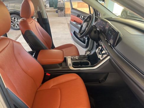 Certified 2024 Kia Carnival SX image 19