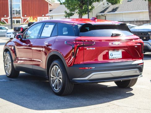 Used 2025 Chevrolet Blazer EV LT image 4
