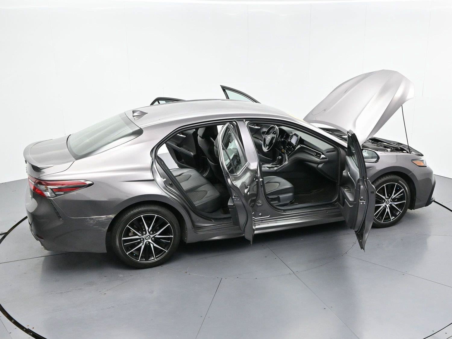 Used 2023 Toyota Camry SE FWD image 33