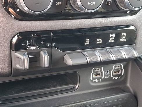 Used 2022 RAM 1500 Laramie image 26