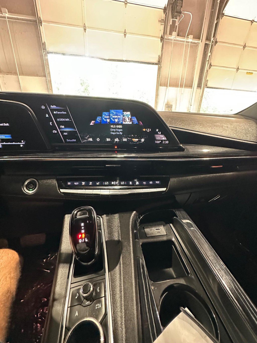 Used 2021 Cadillac Escalade ESV Sport AWD/4WD image 19