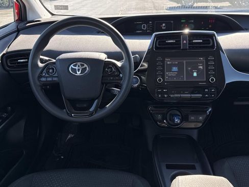 Used 2021 Toyota Prius LE image 8