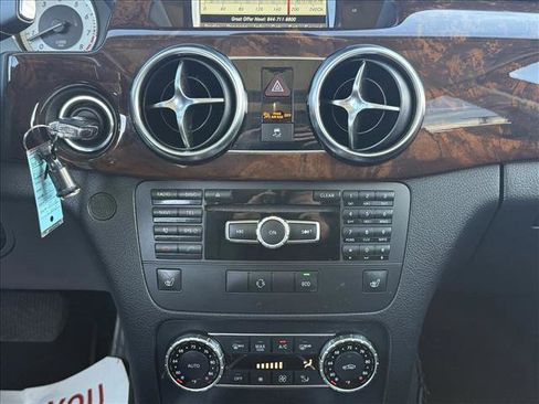 Used 2015 Mercedes-Benz GLK 350 2WD image 17