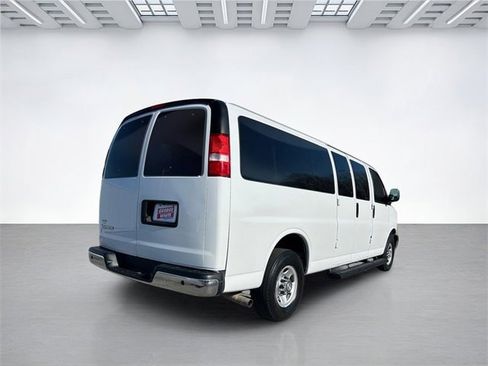 Used 2020 Chevrolet Express 3500 LS w/ Chrome Appearance Package image 4