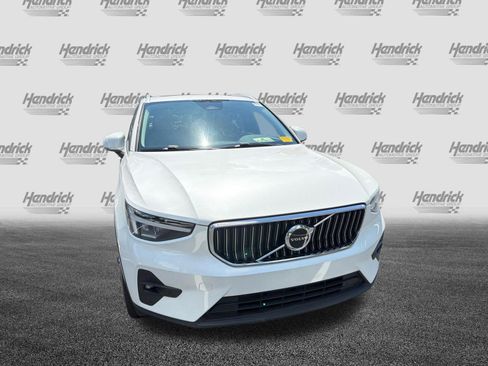 Used 2023 Volvo XC40 B5 Plus w/ Protection Package Premier AWD/4WD image 5