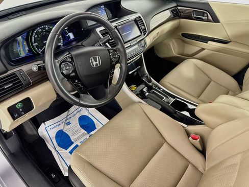 Used 2017 Honda Accord EX-L image 9
