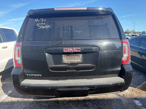 Used 2017 GMC Yukon SLT image 9