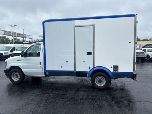 Used 2024 Ford E-350 and Econoline 350 Super Duty w/ Power Windows & Locks Group RWD image 5