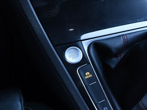 Used 2016 Volkswagen GTI SE w/ Driver Assistance Package image 31