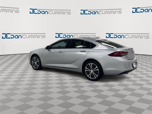 Used 2018 Buick Regal Essence w/ Driver Confidence Package #1 image 6