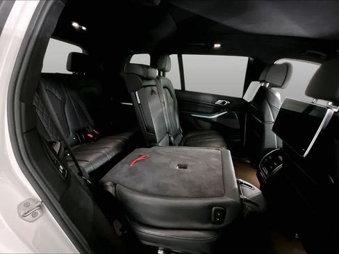 Used 2020 BMW X7 M50i w/ Dynamic Handling Package AWD/4WD image 20