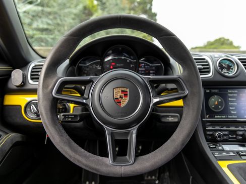 Certified 2016 Porsche Boxster Spyder RWD image 32