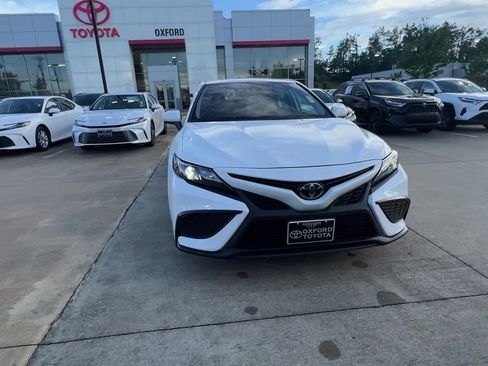 Used 2024 Toyota Camry SE FWD image 9