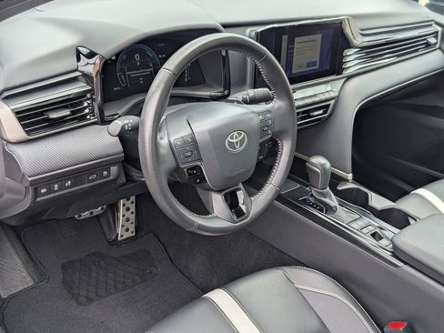 Used 2025 Toyota Camry SE FWD image 14