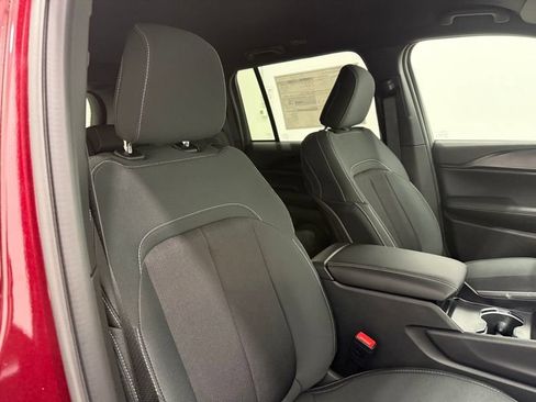 New 2026 Jeep Grand Cherokee Laredo AWD/4WD image 13