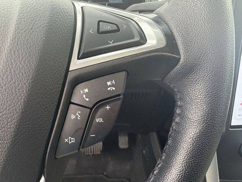 Used 2024 Ford Edge SEL w/ Convenience Package image 11