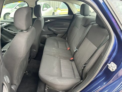Used 2017 Ford Focus SEL w/ Cold Weather Package FWD image 10