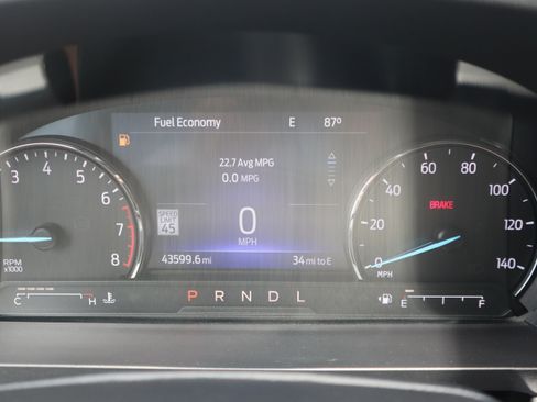 Used 2022 Ford Explorer XLT w/ Equipment Group 202A AWD/4WD image 17