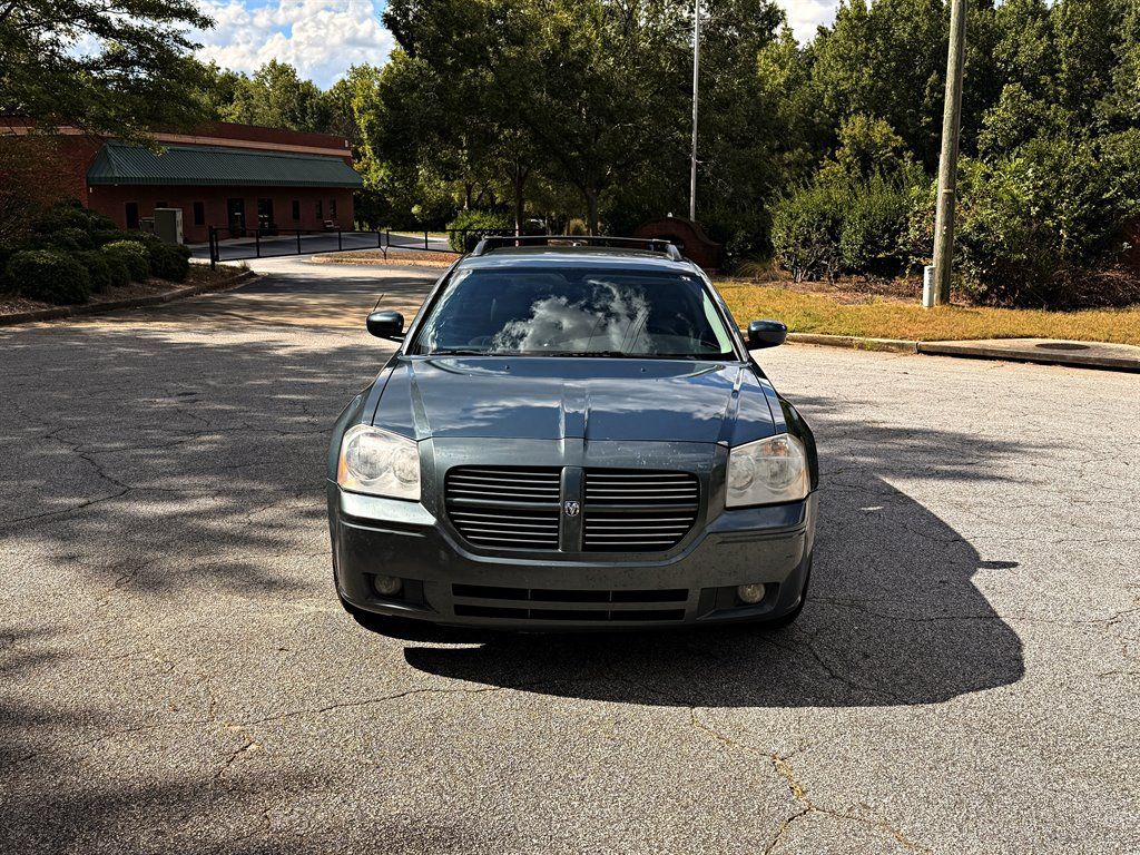 Used 2005 Dodge Magnum R/T w/ Convenience Group II RWD image 2