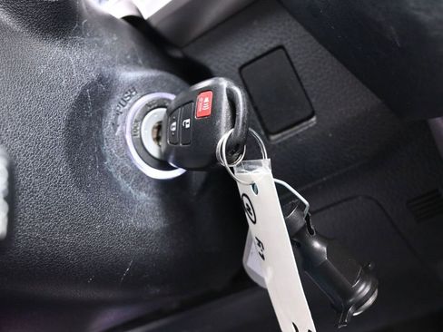 Used 2017 Toyota RAV4 LE image 26