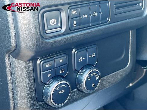 Used 2024 Chevrolet Suburban LT AWD/4WD image 13