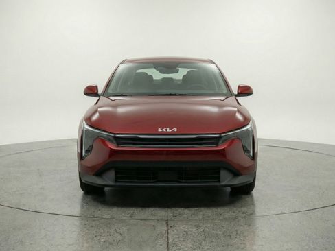 Used 2025 Kia K4 LXS image 2
