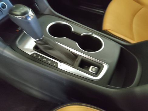 Used 2021 Chevrolet Equinox Premier FWD image 26