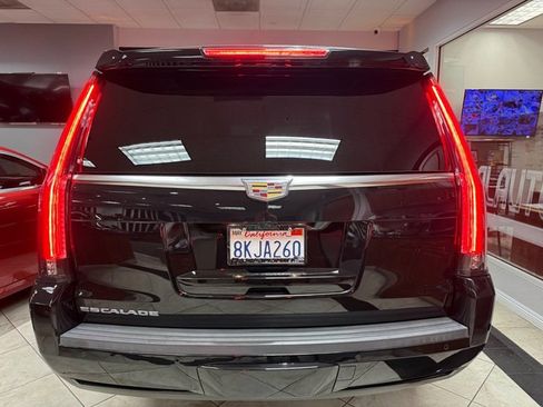 Used 2019 Cadillac Escalade Luxury image 29