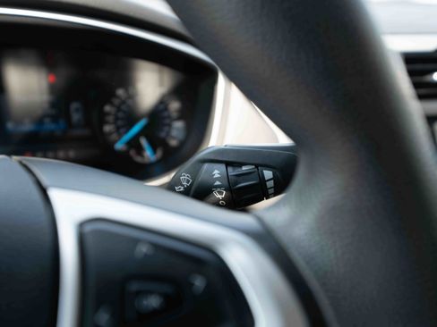 Used 2014 Ford Fusion SE FWD image 14