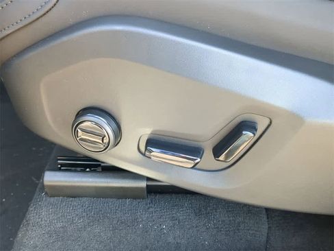 New 2026 Volvo XC90 B6 Plus w/ Protection Package Premier image 16