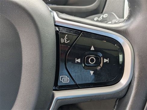 Used 2021 Volvo XC90 T6 Momentum w/ Advanced Package image 13