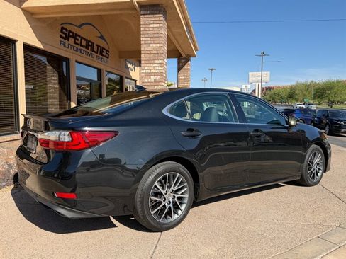 Used 2017 Lexus ES 350 w/ Navigation System Package image 32