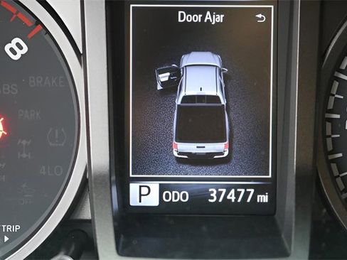 Used 2023 Toyota Tacoma TRD Off-Road image 24